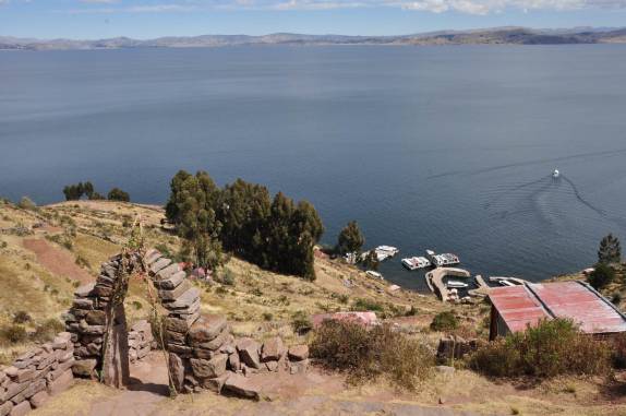Hora de descer para o porto da Ilha Taquile, no lago Titicaca, no Peru